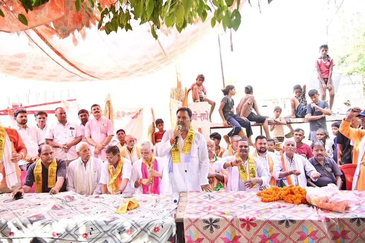 दातागंज में गूंजा भारत माता का जयघोष, विधायक राजीव कुमार सिंह ‘पप्पू भैया’ के नेतृत्व में निकली भव्य तिरंगा यात्रा
