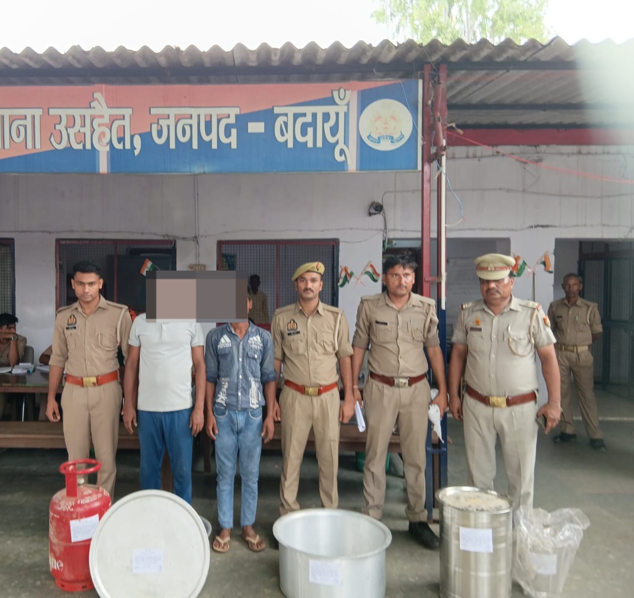 स्कूल में चोरी का खुलासा, चोरी के सामान समेत दो आरोपी गिरफ्तार