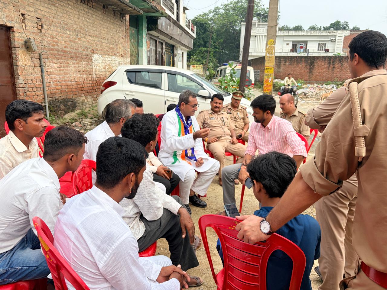 दातागंज कोतवाली में पुलिस हिरासत में मरे दलित राजेश कोरी के परिजनों से मिलने से रोका – अजीत यादव