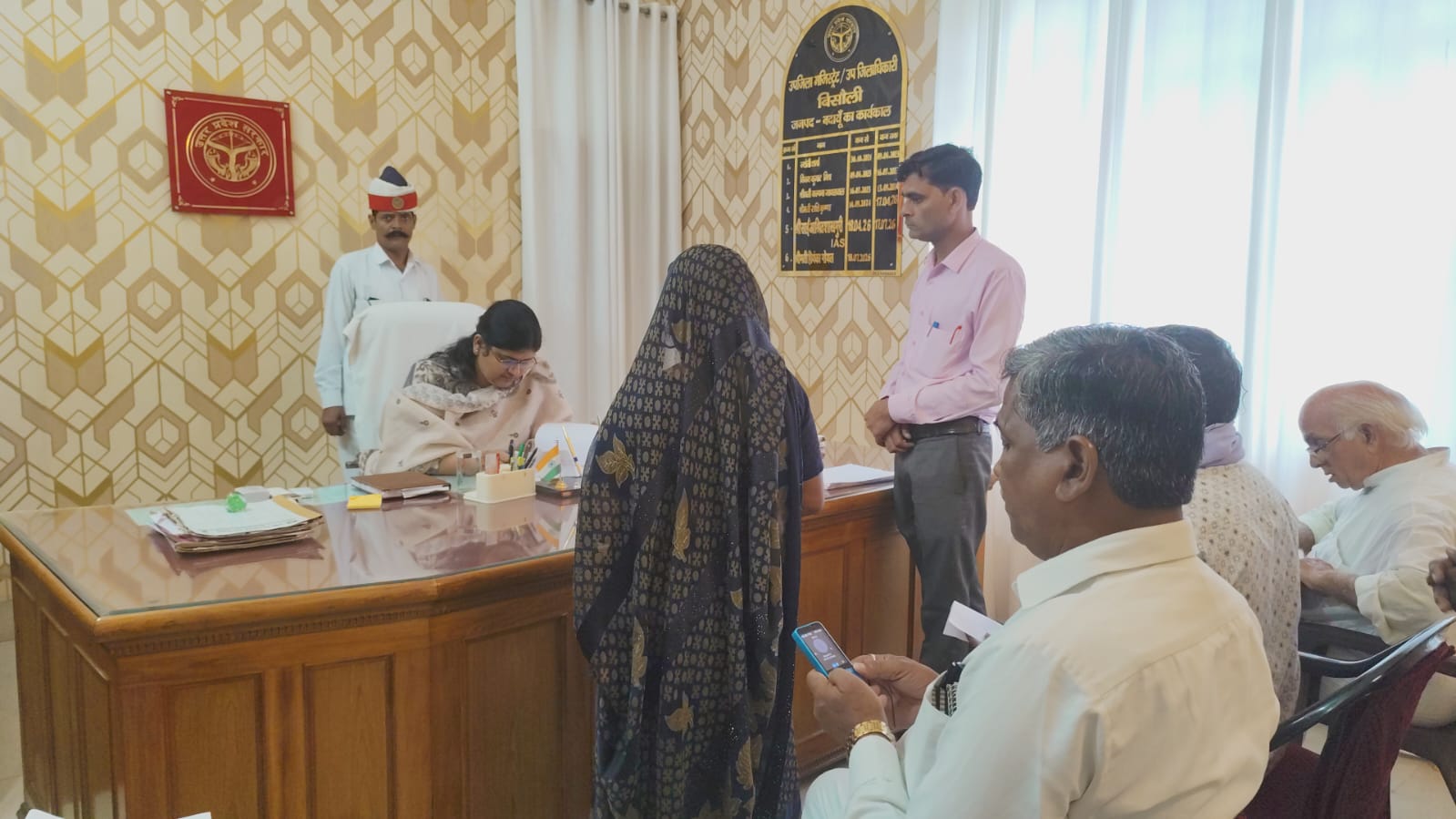 बिसौली। उप जिलाधिकारी प्रियंका गोयल द्वारा शिकायतों का निस्तारण