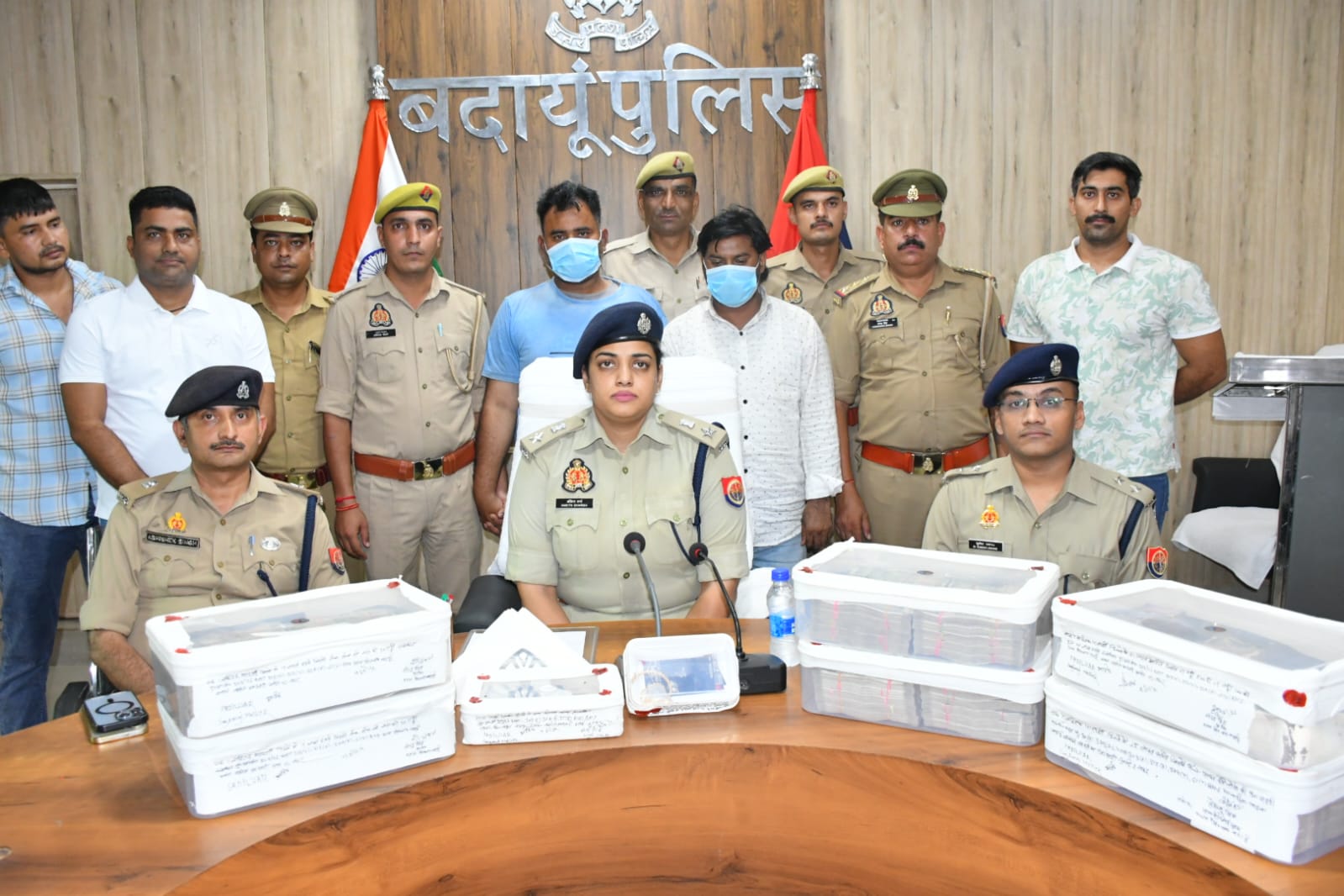 79 लाख की नकदी और करीब 21 लाख के सोने के जेवरात बरामद, सिविल लाइंस पुलिस ने दो शातिर चोरों को दबोचा