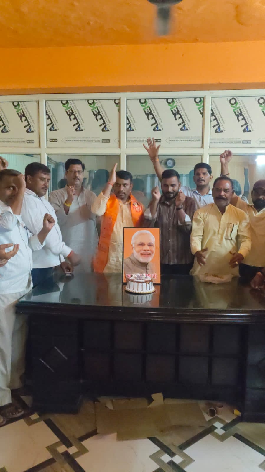 उसावां में भाजपाइयों ने धूमधाम से मनाया पीएम मोदी का जन्मोत्सव