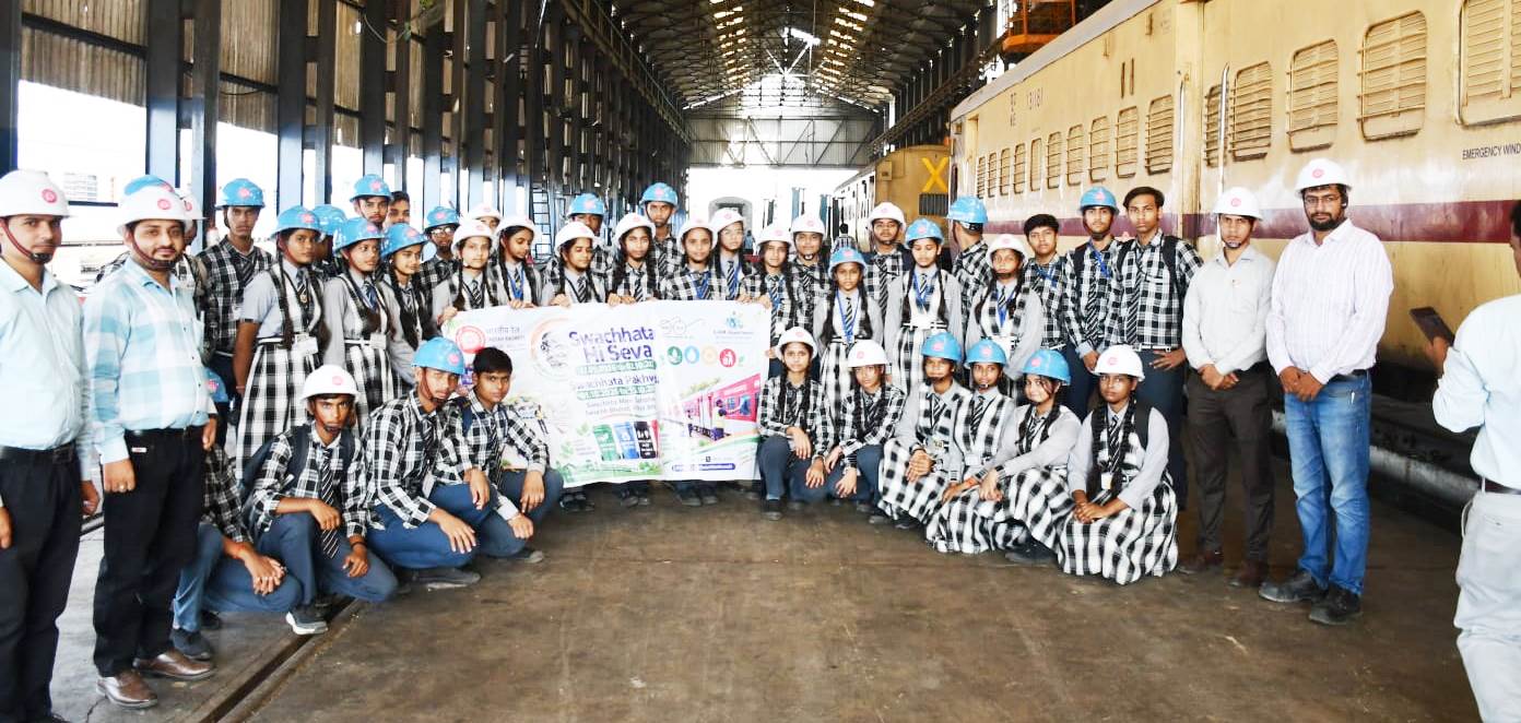 पूर्वोत्तर रेलवे, इज्जतनगर मंडल में ‘स्वच्छता ही सेवा-2026’ अभियान जारी।