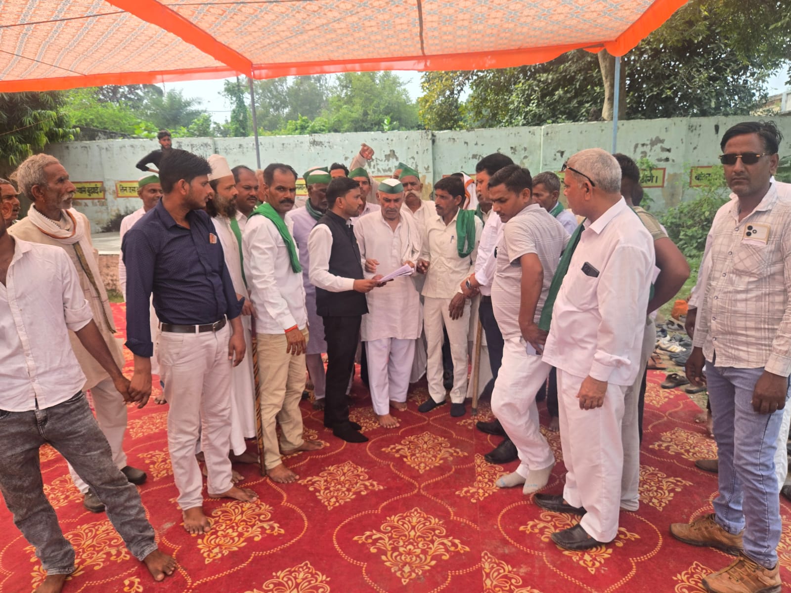 भारतीय किसान यूनियन अराजनैतिक जनपद बदायूं की किसानो की विभिन्न समास्याओ लेकर युवाजिलाध्यक्ष के नेतृत्व जिला स्तर मासिक पंचायत मालवीय आवास गृह परिसर बदायूं किया गयी