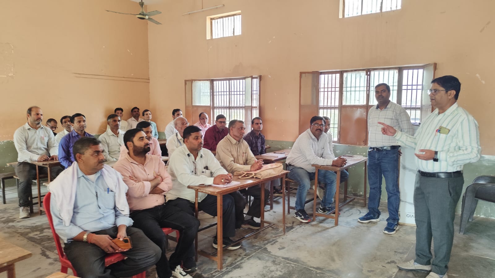 बिसौली। सरस्वती विद्या मंदिर इंटर कॉलेज में जनगणना 2027 के द्वितीय चरण के अंतर्गत………